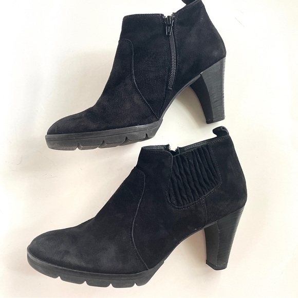 Paul Green Black Suede Heeled Ankle Booties Chelsea Lug sole Comfort US 7.5 - Picture 3 of 8